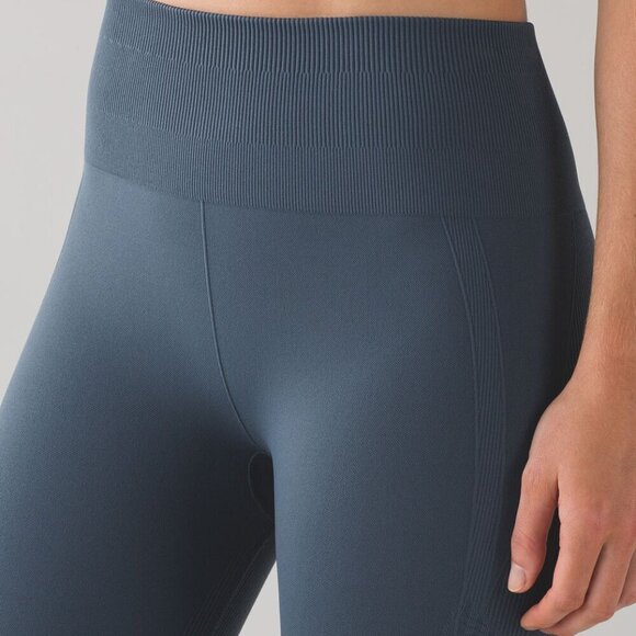Lululemon Flow & Go Crop Leggings 17" Inseam Astro Blue 21868 - Picture 2 of 12